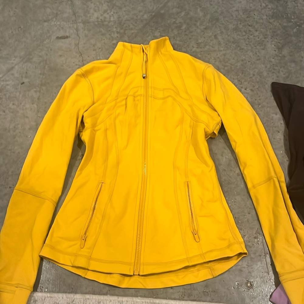 Lululemon shaped jacket